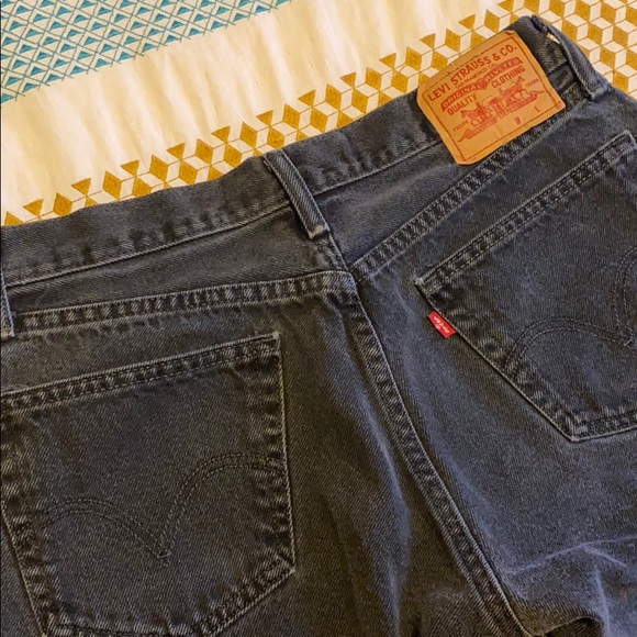 Black Levi’s Mom Jean - Picture 7 of 8